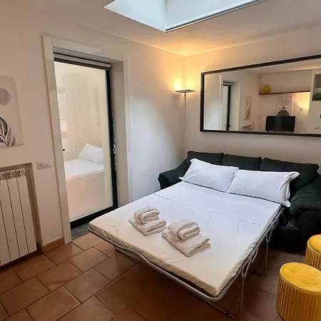 The Hidden Five רומא